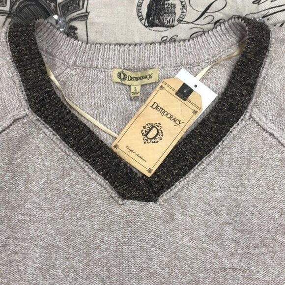 Democracy V-neck Sweater - Picture 3 of 7